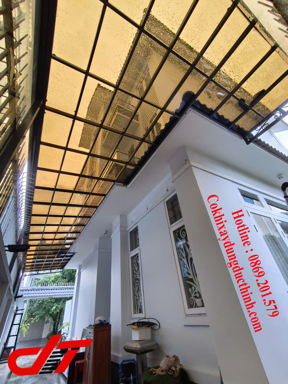 Mái Poly Lấy Sáng Màu Trà